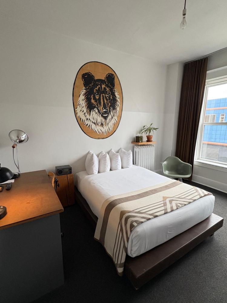 Standard Room with Shared Bathroom interior